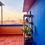 Apartment with nice private terrace&parking Appartement avec jolie terrasse privée et parking