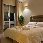 Cozy Apartment Near Airport