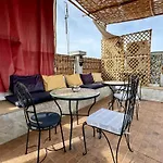 Riad Flottement Des Songes