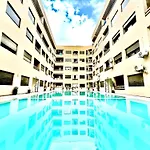 Le Modern Et Centrale Avec Piscine Et Parking Prive