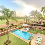 Authentique Villa Front Golf