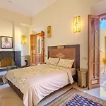 Authentique Villa Front Golf