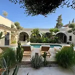 Run Villa Marine, Elegant Private Villa In Marrakech With Heated Pool Option