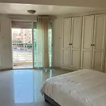 Chic Apartment In City Center