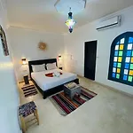 Run Villa Marine, Elegant Private Villa In Marrakech With Heated Pool Option