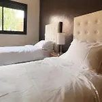 Luminous Apartment With Pool View