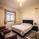 Villa Exclusive Sabah 10 Minutes Du Centre Avec Piscine Privee