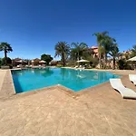 Incroyable 3 Room Pool 5 Min De M Avenue