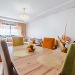 Luxe 2-Bedroom With Pool In Marrakech