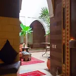 Dar Kamar Zamane (Adults Only)
