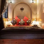 Dar Kamar Zamane (Adults Only)