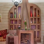 Dar Kamar Zamane (Adults Only)