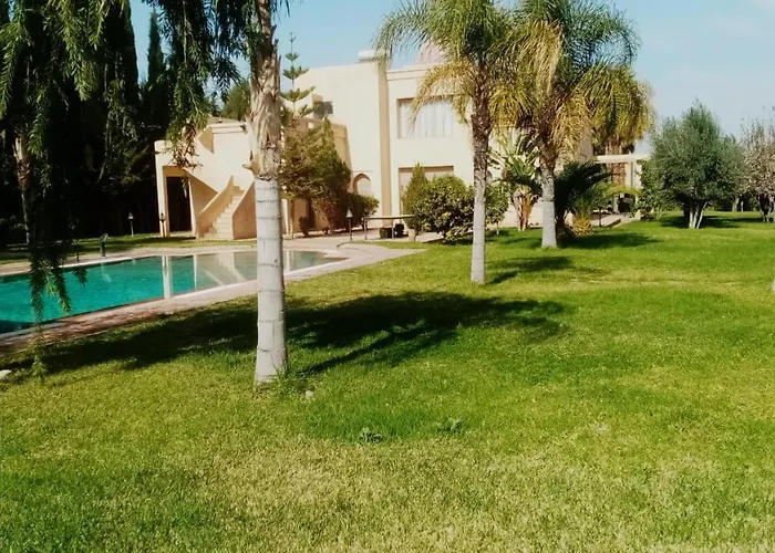 Splendide Villa De Luxe Privatisee Avec Cuisiniere - Piscine Chauffee - Jacuzzi & Hammam