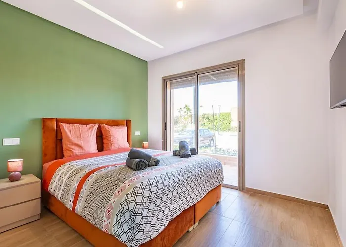 Residence Privee, Piscine, Av M6