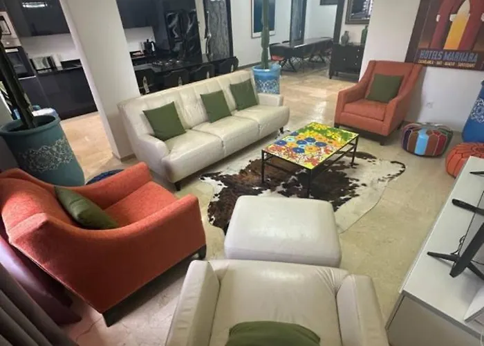 Modern, Cozy Apt-Prime Location