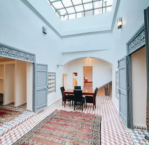 Riad Dar Cidi 100M2 In Der Medina Mit Terrasse