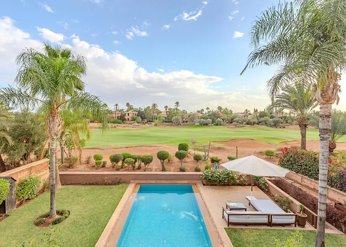 Authentique Villa Front Golf