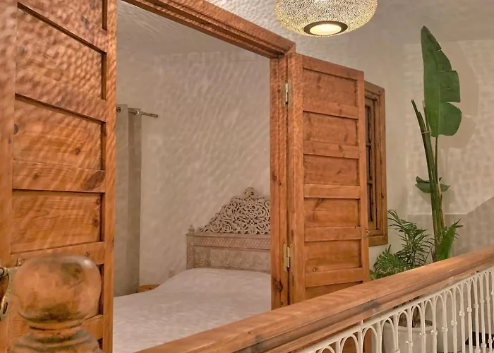 Riad With Outdoor Swimming Pools