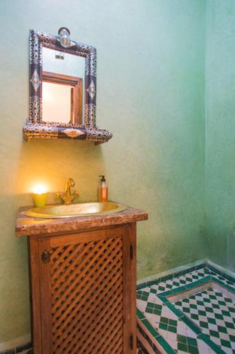 Three Brothers Riad 2*