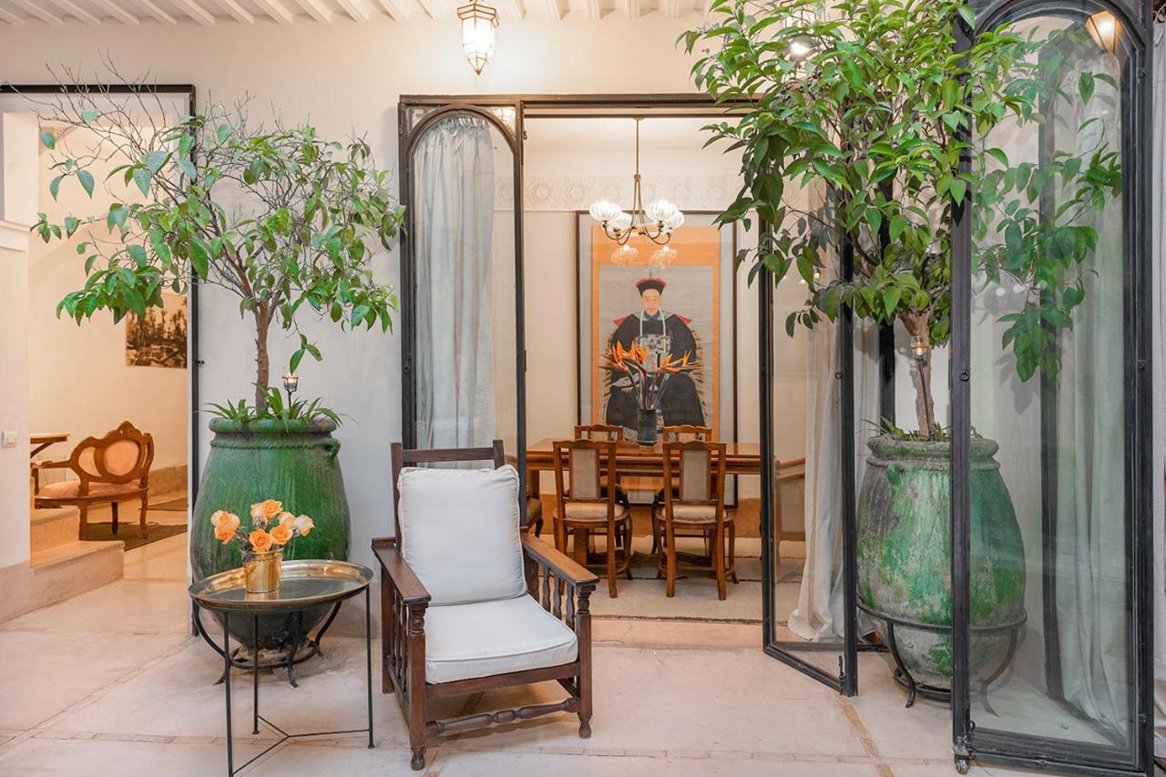 Riad Le J