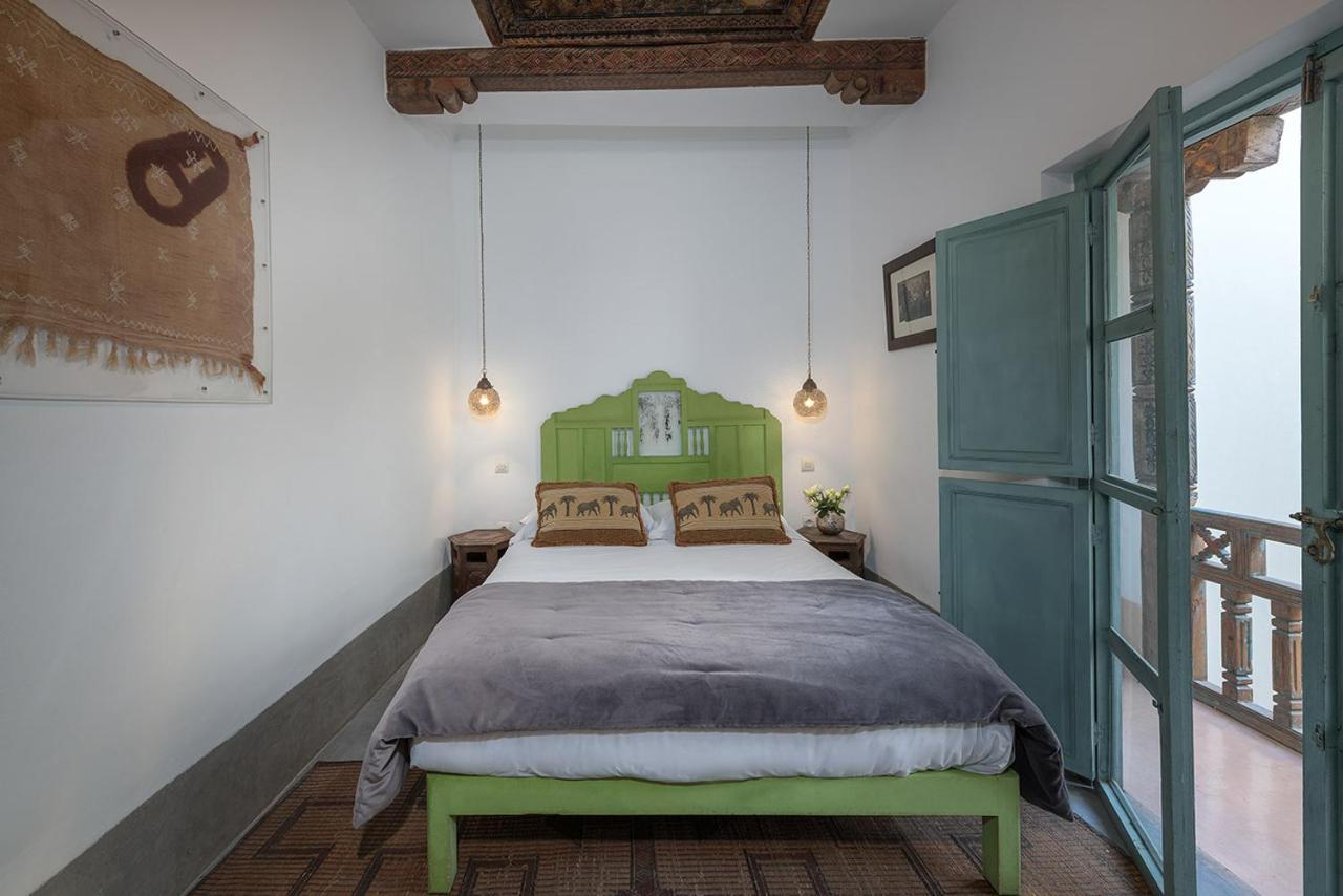 Le J Riad