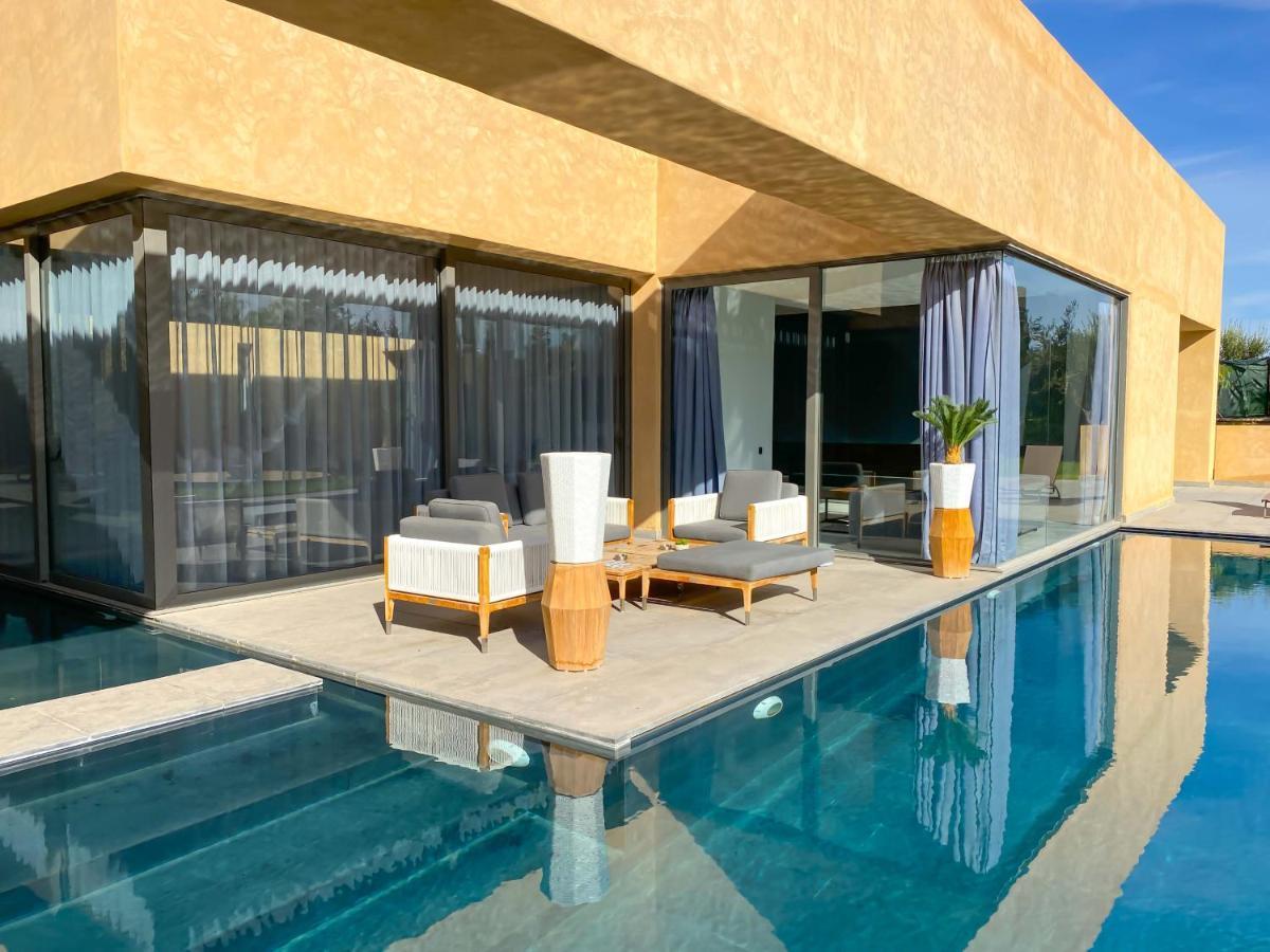 Oliver Palm Resort Villa