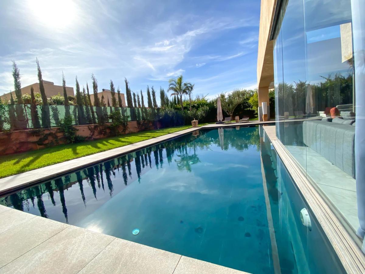Oliver Palm Resort Villa