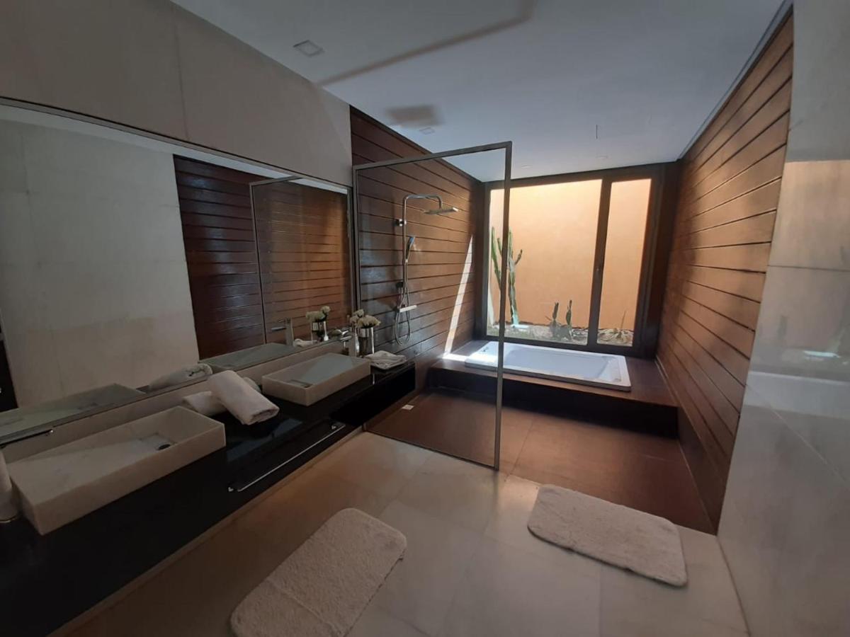 Oliver Palm Resort Villa