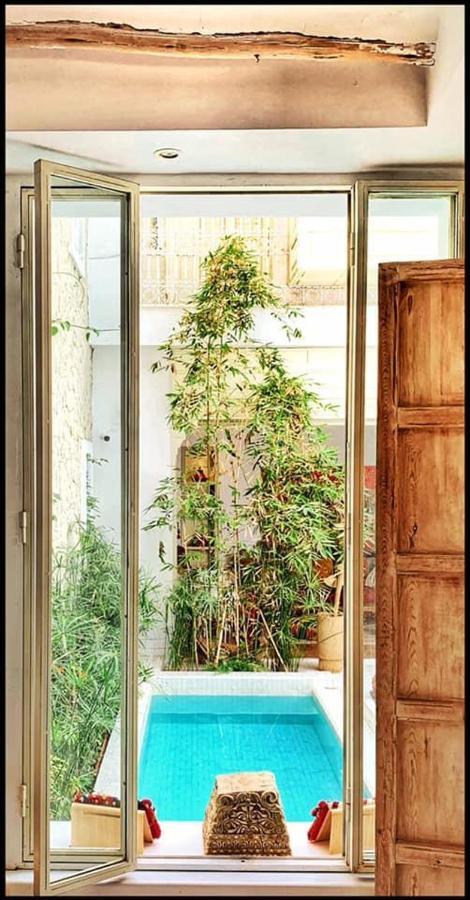 Riad Bck Art