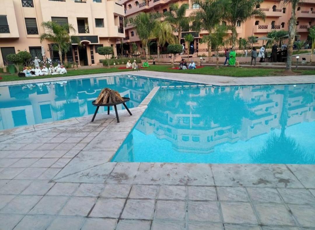 Appartements 2 Chambres Piscines Premium Apartment *