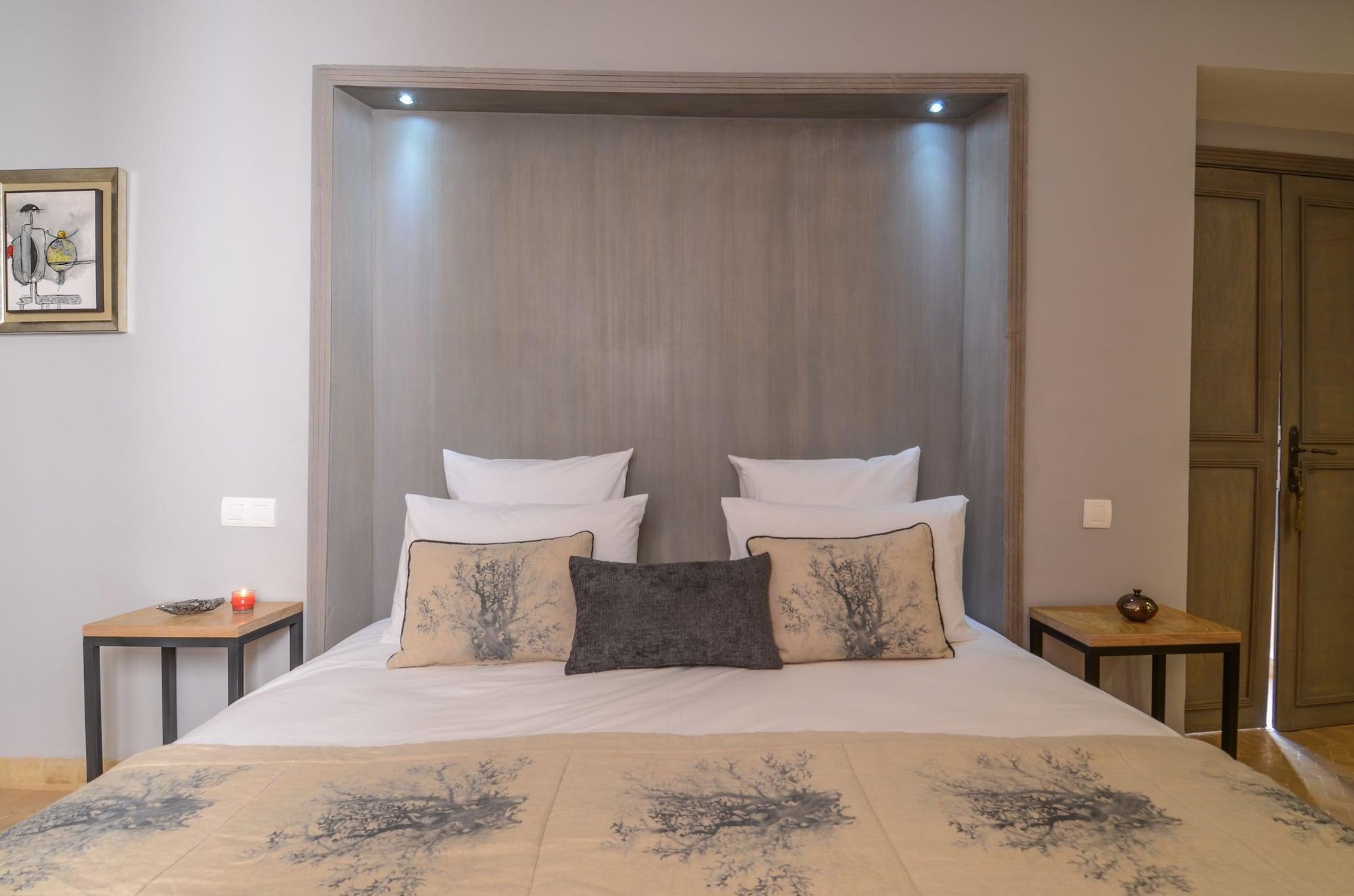 Ayni Bed and breakfast 4*