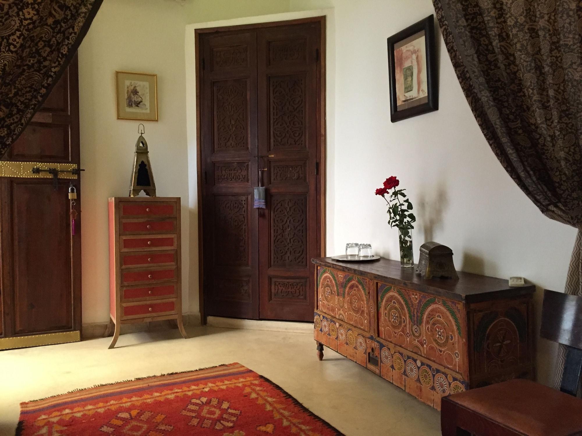 Riad Laora