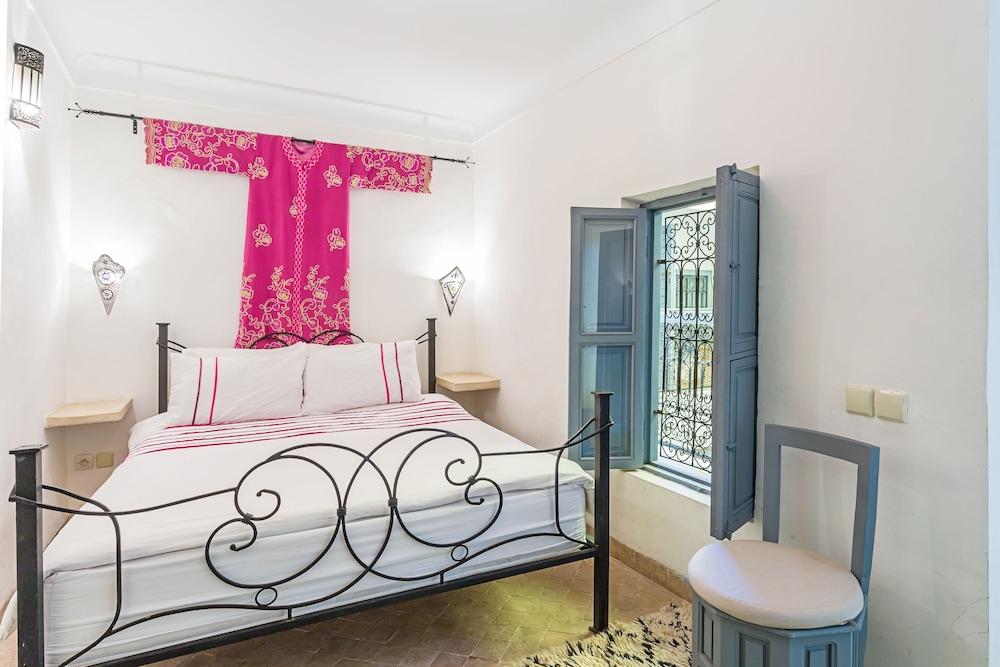 Riad Linda Riad