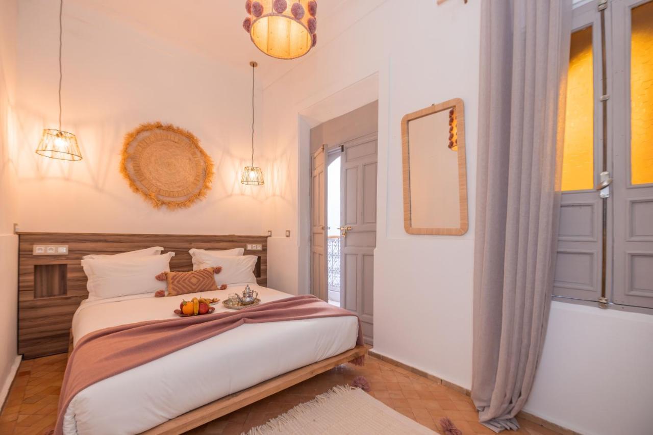 Riad Tizou *