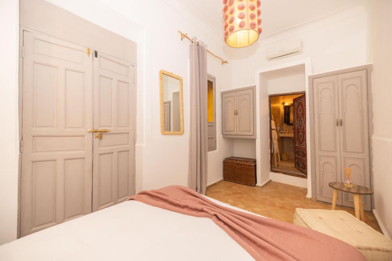 Riad Tizou *