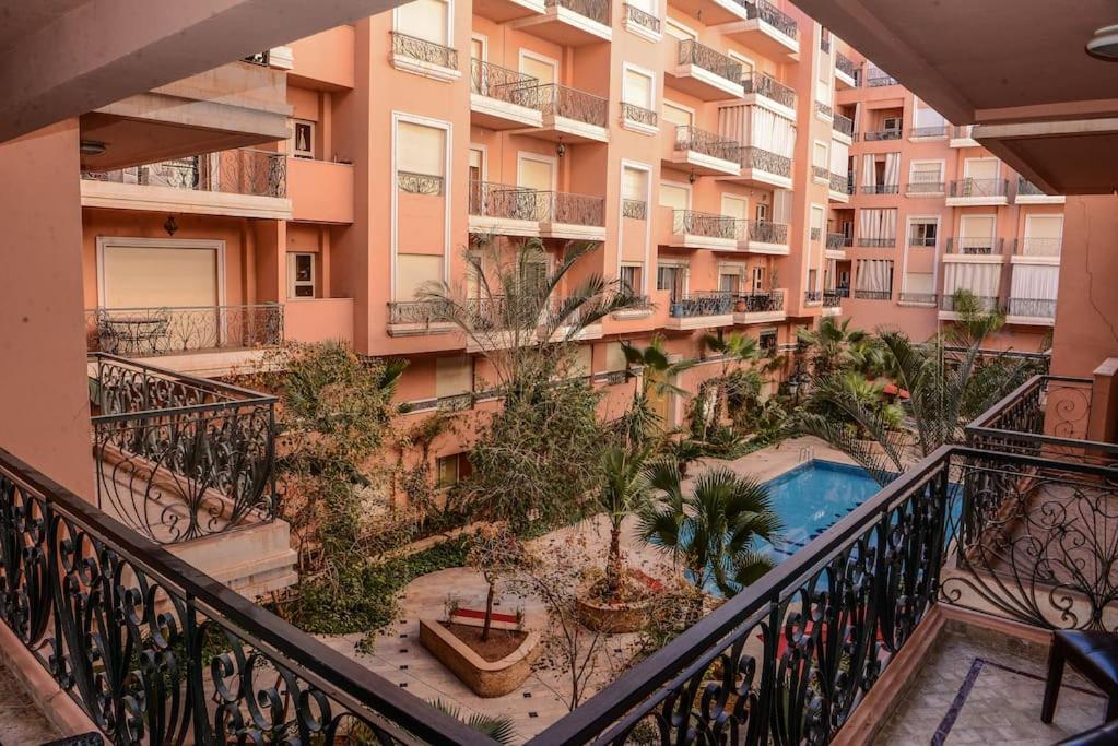 Beautiful, Great Equipped 122 M Near Majorelle Garden And Gueliz With Pool Views And A Large Balcony And Terrace Apartamento *