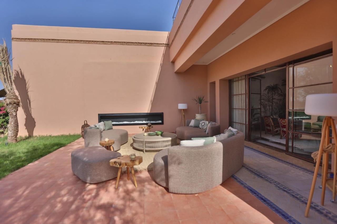 Sur Le Golf De La Palmeraie With Cooker And Butler Included *