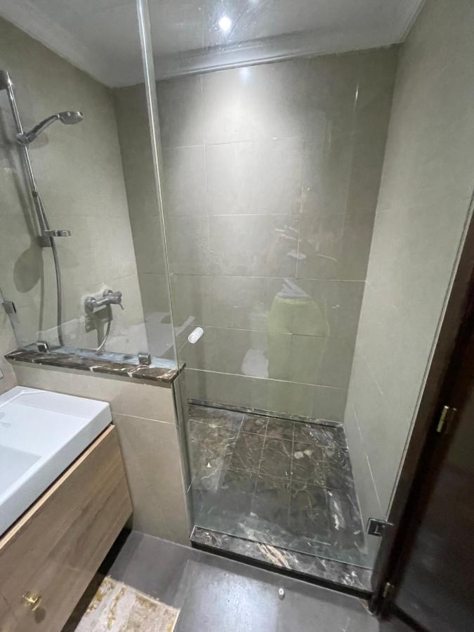 Golden House Apartment *