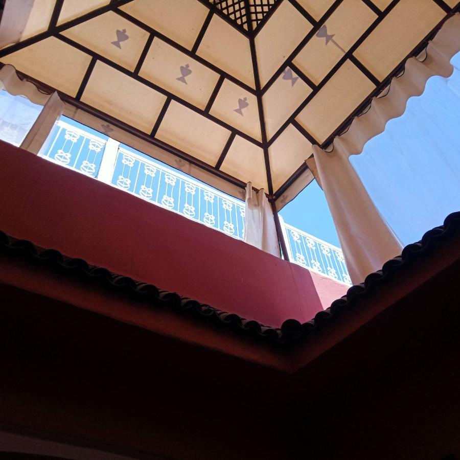 Acomodação com café da manhã  Tifor *