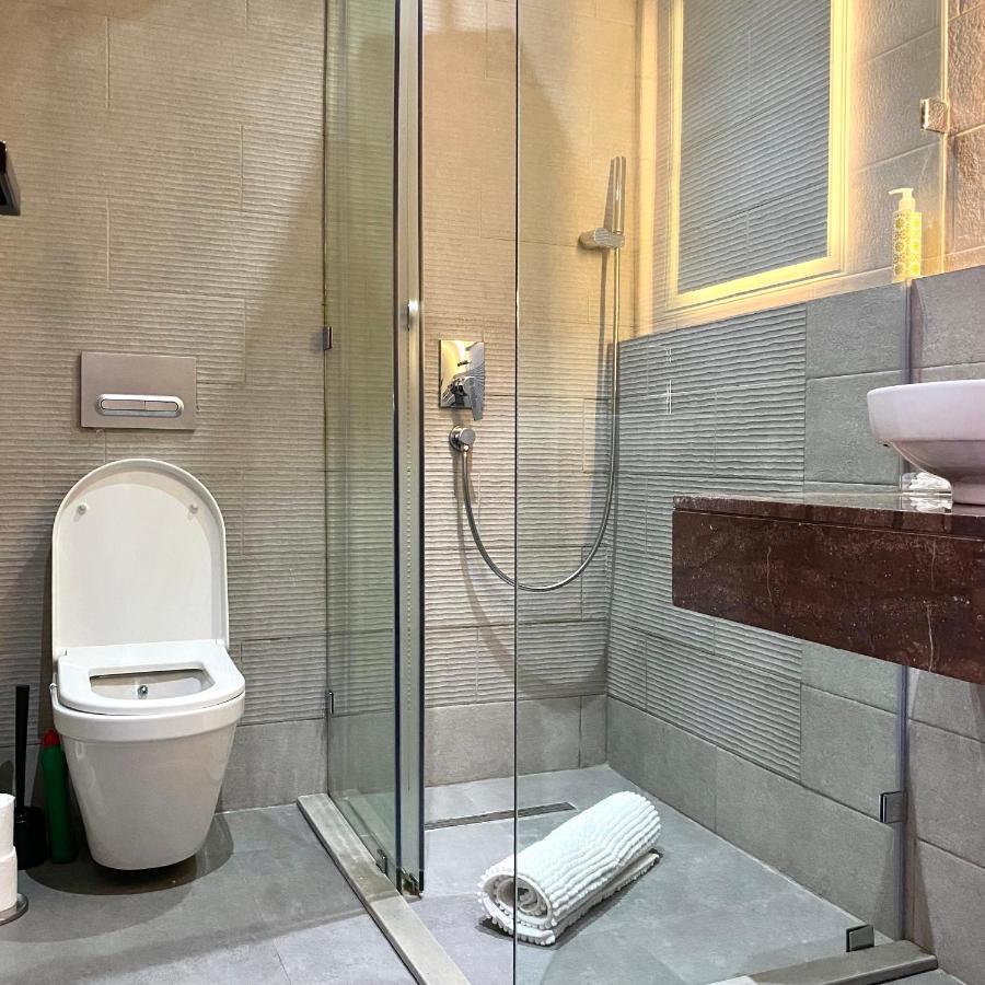 Apartamento Rooftop Pool, Bright & Cozy In City Center Marrakesh