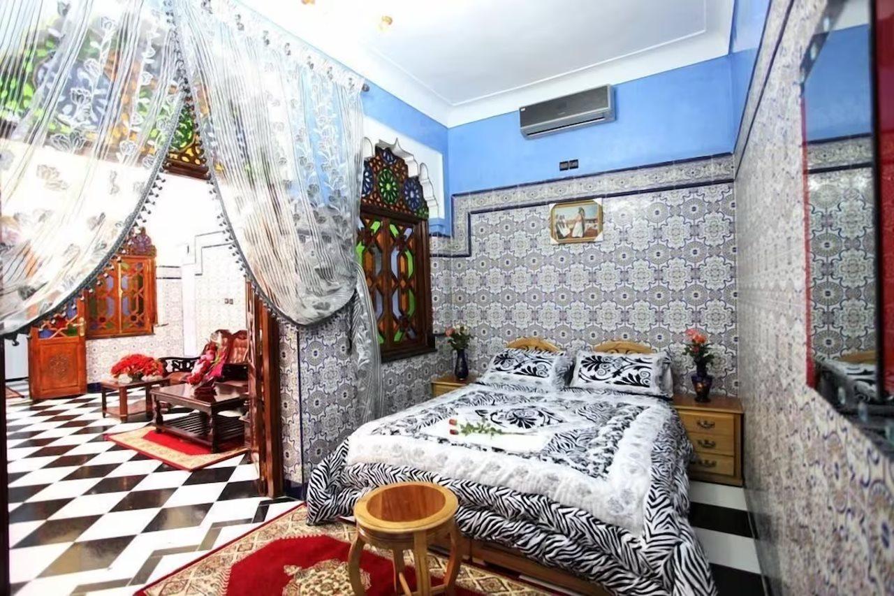 Fatouma Couette-café