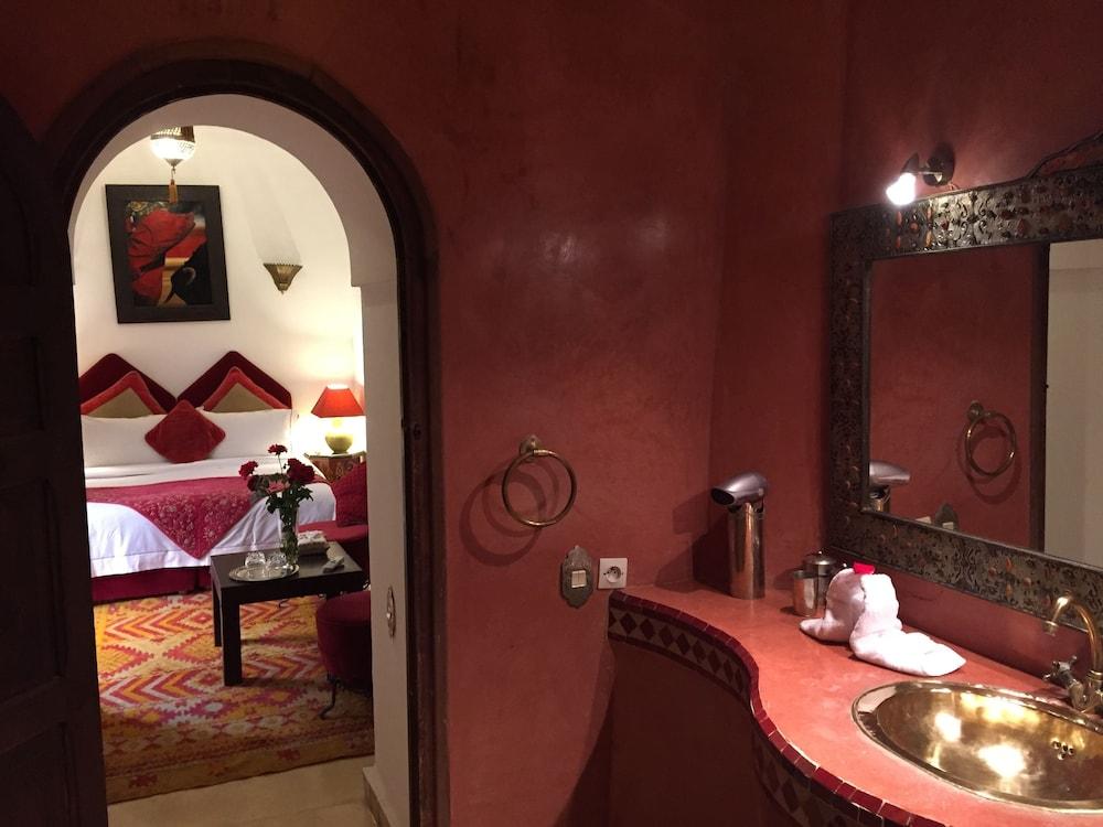 Riad Laora