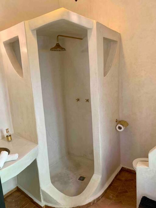 4 Avec Piscine Et Petit Dejeuner Villa