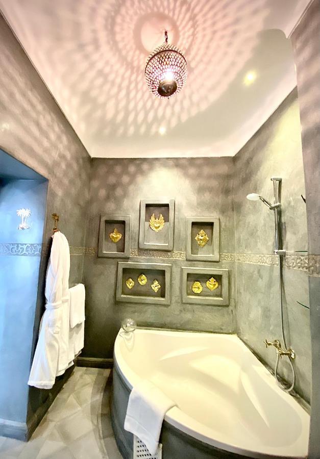 Dar Adal Exclusivite 2 A 6 Personnes Petit Dejeuner Compris Place Jemaa El Fna Bed & Breakfast *