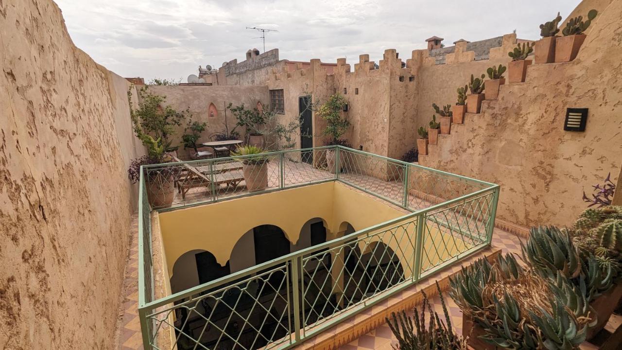 Riad Sharqi