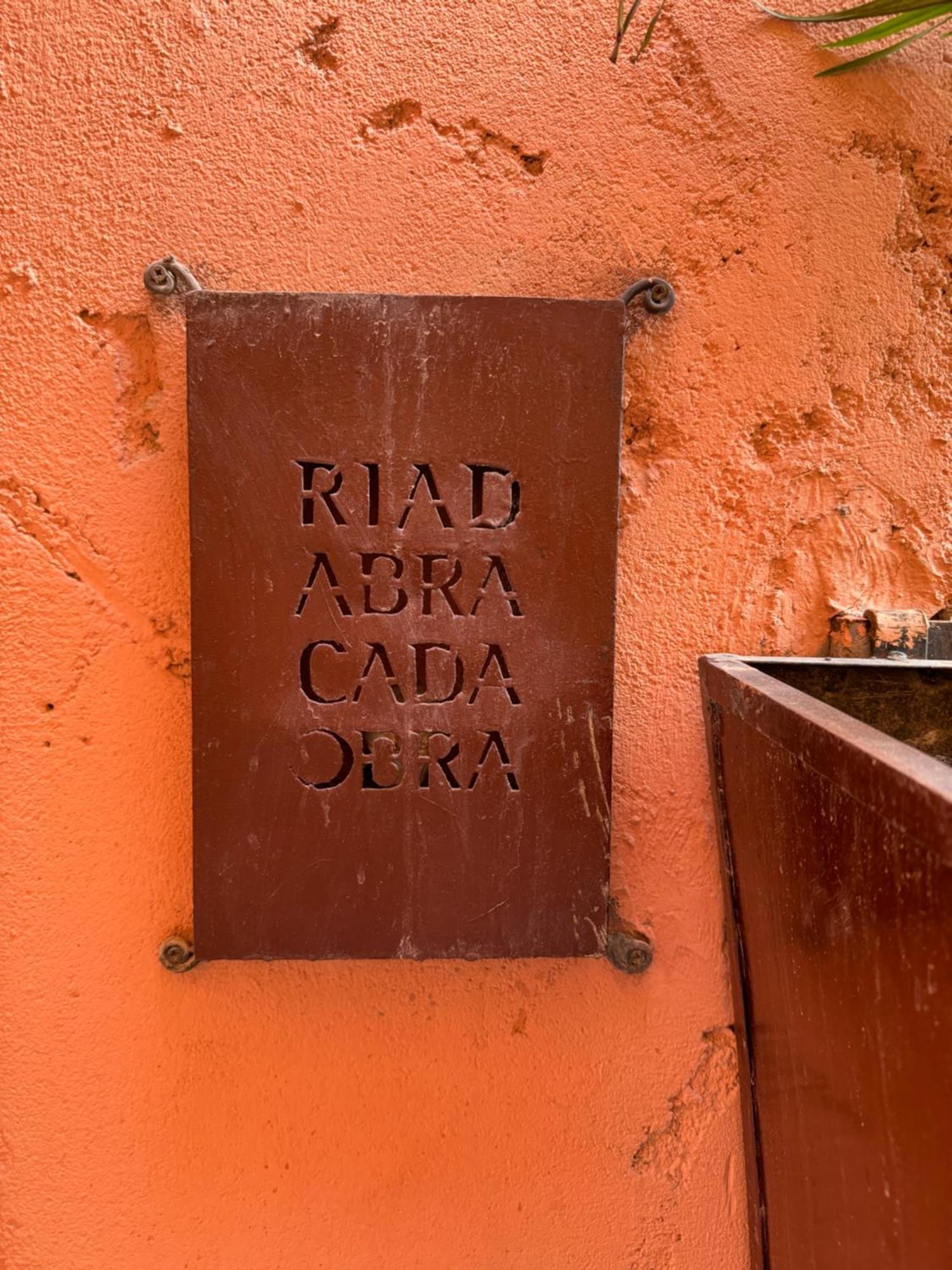 Riad Riad Abracadabra