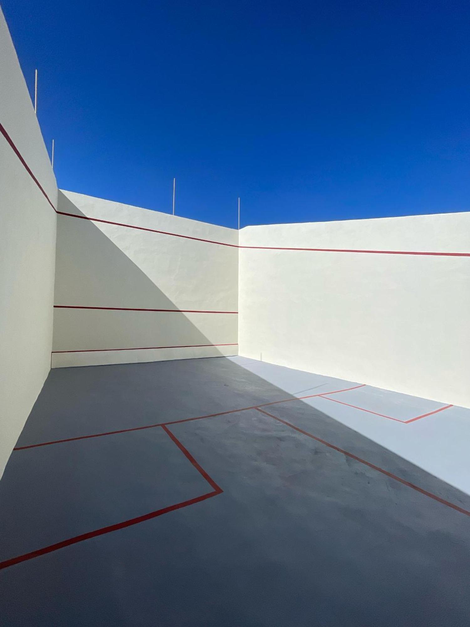 Vista , Piscine 22m , Jeux Jardins , Terrain Squash Villa *