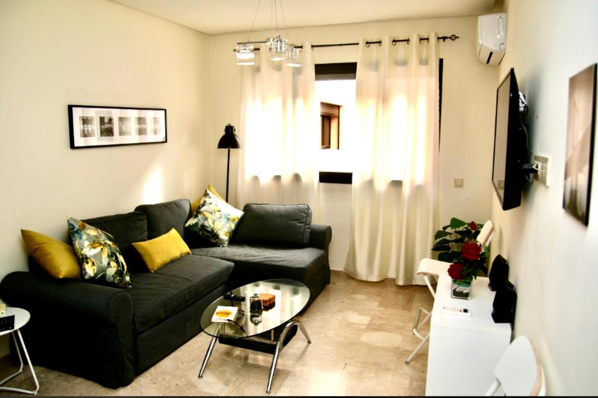 Luxurious King Bed W/pool. Well Centered. Apartamento