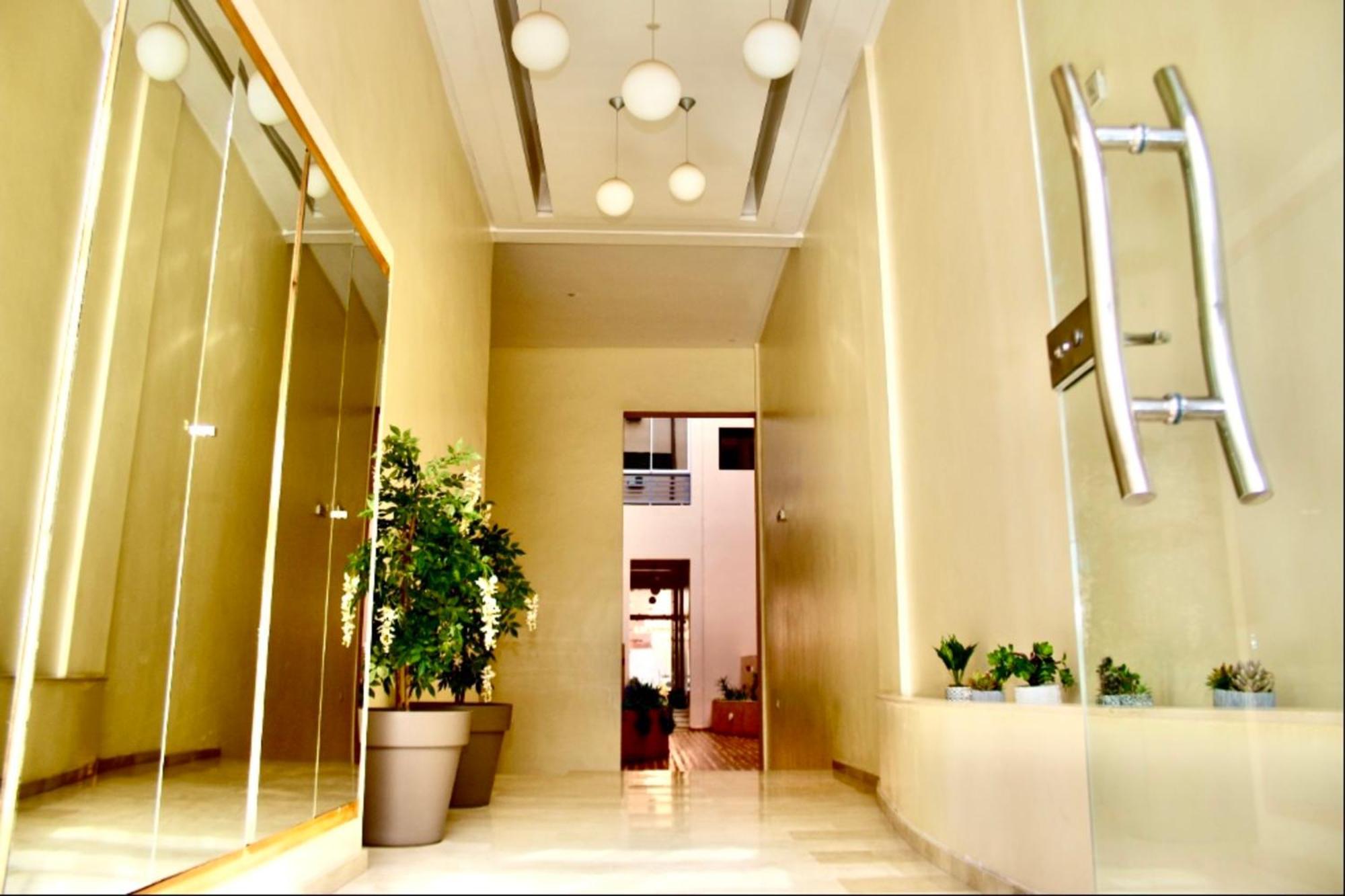 Luxurious King Bed W/pool. Well Centered. Apartamento