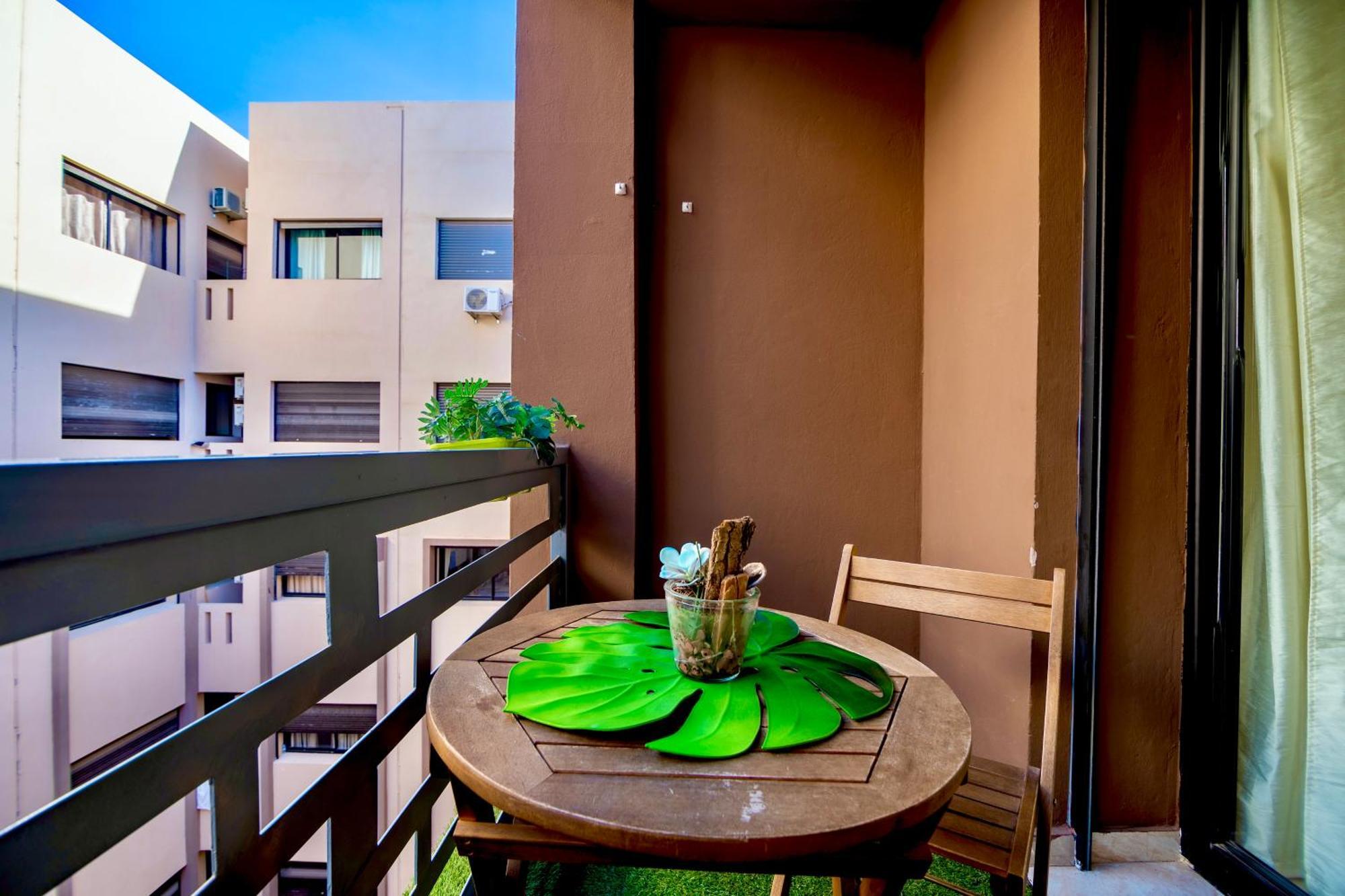 Luxurious King Bed W/pool. Well Centered. Apartamento